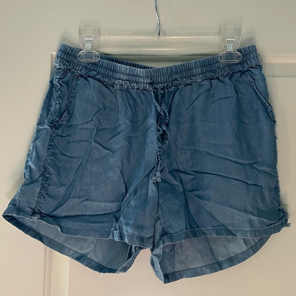 blue lose ruffled shorts